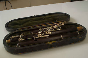 Beautiful and extremely rare early Siccama wooden flute. A=440