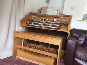 Classical church organ with bench and Sharma Speaker