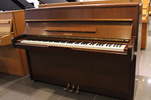 Yamaha Klavier, Nussbaum, vom Klavierbaumeister, AKTIONSPREIS!