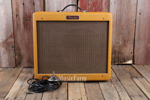 Fender® Blues Junior LTD Electric Guitar Amplifier Tube Amp Tweed w Footswitch