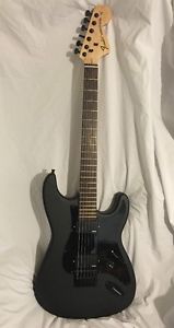 FENDER JIM ROOT STRATOCASTER USA BLACK ON BLACK
