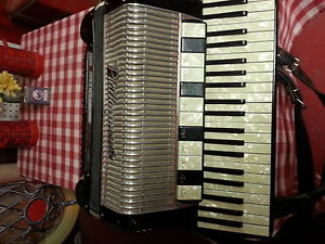 NICE PHILHARMONIC PIANO ACCORDION