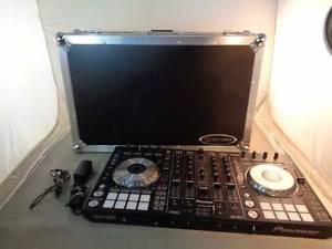 Odssey flight case with Pioneer DDJ-sx2 4 channel controller Flawless!!