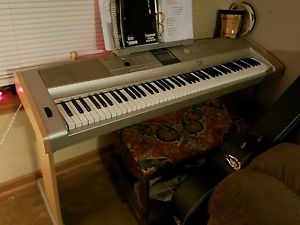 Yamaha DGX-505 Digital Piano