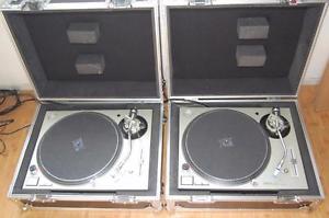 Technics sl 1200 mk5's with Shure Needles and Gator cases EXCELLENT L@@@K!!!!