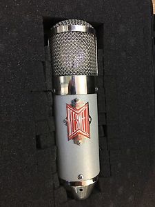 Beesneez Phelicity Tube Condenser Microphone