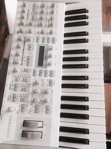 Access Virus  Ti2 Polar