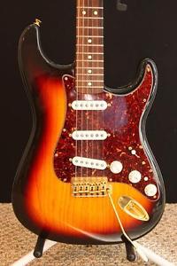 Fender Deluxe Player's Stratocaster Electric Guitar Super Strat MIM 2006 w/ CASE