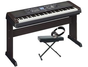 Yamaha DGX-650 Black Bundle