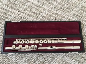 Yamaha Solid Silver 581 Professional Flute