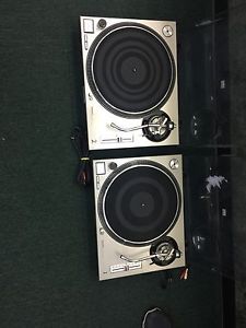 2 Technics Quartz SL-1200MK2 Direct Drive Turntable System 2 Piece set