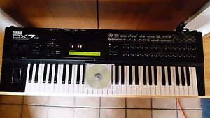 Yamaha DX7IID Nice Used Condition! Includes a MASSIVE library of snds & Editors!