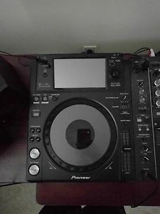 2 (PAIR) - Pioneer XDJ-1000 - High Performance Multi-Player DJ Decks