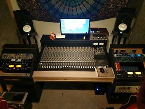 mackie 32 8 vintage mixing desk