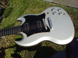 2004 Gibson SG Platinum with original platinum case