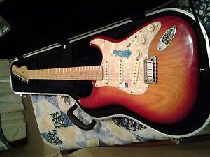 Mint 2005 American Deluxe Fender Stratocaster w/ V Shaped Neck and OHSC