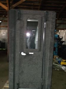 STUDIO BOOTH - WHISPER ROOM - Sound Booth 44 x 44 Very nice VIDEO SE 2000 Series