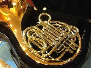 Holton Soloist French Horn SN 706380 NICE!