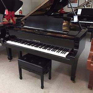 Yamaha 7'4" Model C7 Ebony Polish Grand Piano with Adjustable Bench