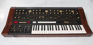 YAMAHA cs-40m rare analogue synthesizer with original case