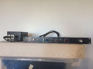 BAE Audio 1073 Rackmount Microphone Preamp/EQ (Neve 1073 style Class A preamp)