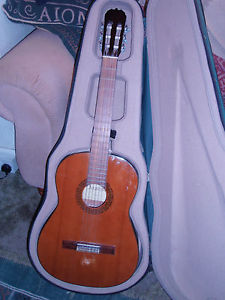 Aranjuez classical guitar. Made in Spain ( c1968) v good condition