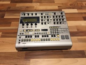 Yamaha RS7000 Music Production Studio VGC