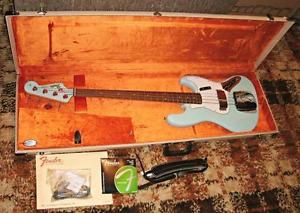 2014 Fender '64 American Vintage Jazz Bass ltd. ed. Daphne Blue with matching HS