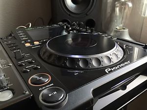 (2) Pair of Pioneer CDJ-2000 [MINT] +FREE DECKSAVERS