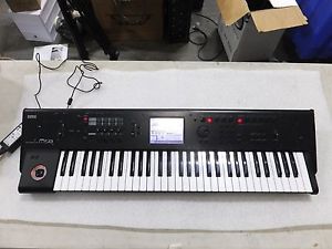 Korg M50 Keyboard Synthesizer M50-61   61 keys  Great condition w/ power supplyl