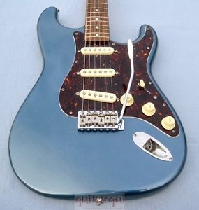 guitargai Fender Japan Alder '62RI STRATOCASTER US PUs Old Lake Blue NR MINT!!!