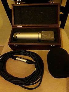 Neumann U 87 Ai Condenser Wired Mike With Box - FLAWLESS