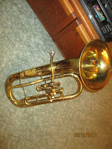 Conn USA 14-1 B Flat Baritone Horn And Fibreglass Case. Has The Greatest Tone!