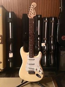Fender Artist Signature Yngwie Malmsteen Stratocaster Electric Guitar
