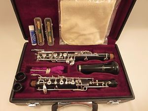 YAMAHA YOB 211 OBOE PROFESSIONALLY TUNED & READY TO PLAY, W/ LOTS OF GEAR NICE!