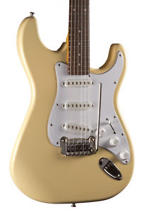 G&L Tribute S-500 Solidbody Electric Guitar Rosewood Fingerboard Vintage White