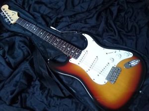 Very Rare! Fender Japan Stratocaster ST-43M Medium Scale 3 Tone Made in Japan