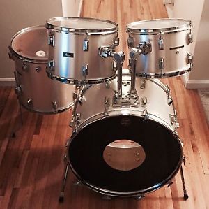 Vintage Drum Set 1970's Pearl 4pc ALL Fiberglass w/ Rare 24" Bass Drum