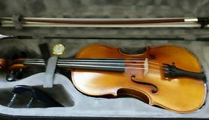 1/2 Scott Cao Violin with case and bow Excellent Condition