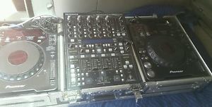 2CDJ 1000 / Behringer ddm4000 mixer / Road ready case / virtual vinyl box