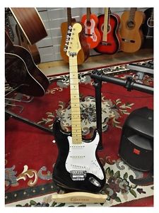 FENDER STRATOCASTER FUJI-GEN MADE IN JAPAN CHITARRA ELETTRICA NERA USATA