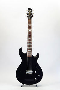 LINE 6 Variax 700 Hard Tail Modeling guitar