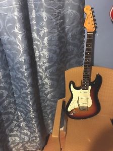 Left Handed 2004 Sunburst Fender AVRI 1962 Stratocaster
