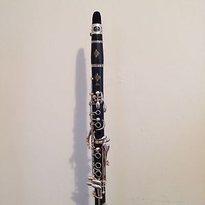 BUFFET Bb Clarinet - Model E11 w/SILVER Plated Keys - Excellent Condition!