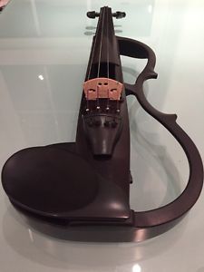 Yamaha SV-120 Silent Electric Violin 4/4 + SKB Case + Kun Shoulder Rest + Bow