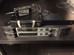 AKG DSR700 Wireless System 4 Channels & Antenna Splitter