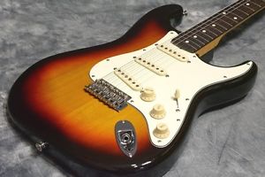 Fender Japan Stratocaster ST62-TX 3-Tone Sunburst w/Arm Made in Japan Used #g982