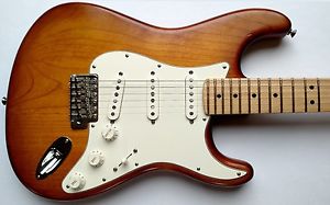 Fender USA Nitro Satin Series Stratocaster Electric Guitar 2012 Honeyburst w/HSC