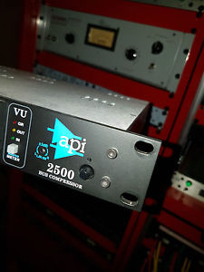API 2500 Discrete Stereo Bus Compressor