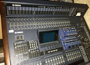 YAMAHA DM2000 mit Meterbridge - Versand möglich